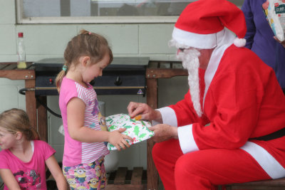 Santa handing out presents, IMG_2147.jpg