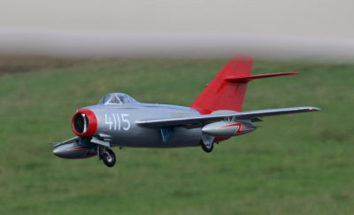 Steve Blackman's MIG 15 comes in, 0T8A7933.jpg