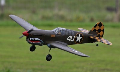 Jonno's P-40 landing, 0T8A0155.jpg