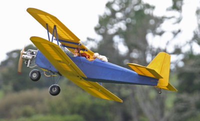 Ole flies Barbie's biplane, 0T8A0080.jpg