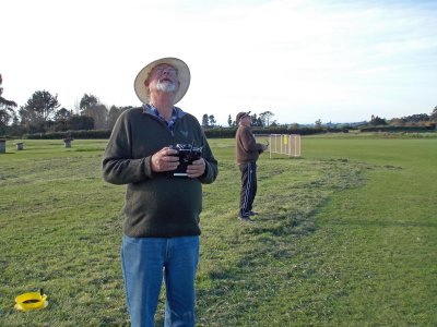 Rob & Tony gliding, DSCN0076.jpg