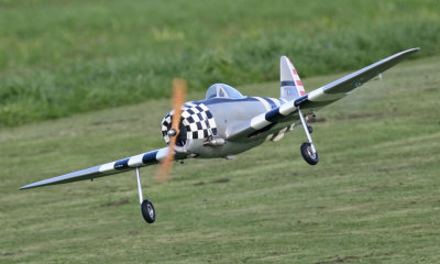 Keith's Thunderbolt coming in to land, 0T8A3711.jpg
