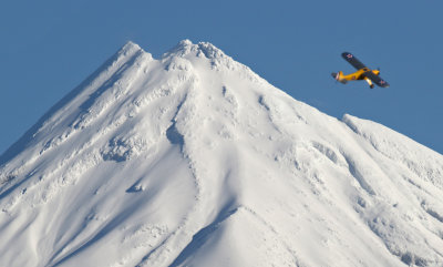 Ole's J3 flying by, 0T8A3926.jpg
