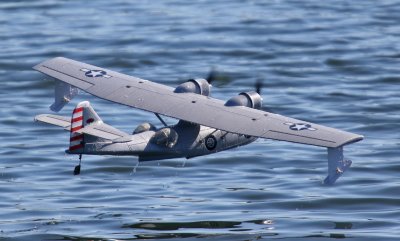 Ross's Catalina clears the water, 0T8A4319.jpg