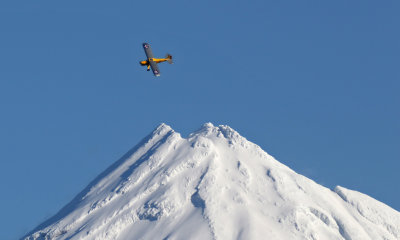 Ole's J3 flying by, 0T8A3940.jpg