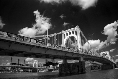 Andy Warhol Bridge: A Day Of Tribute In Knitted Yarn (Black & White)