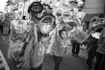 Lantern Parade & Lion Dance Through Philadelphia Chinatown (3)