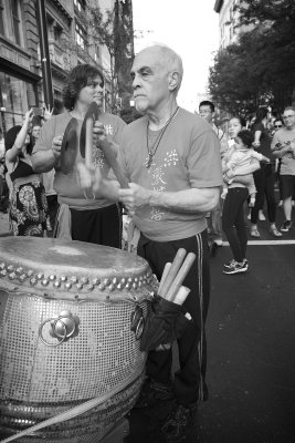 Lantern Parade & Lion Dance Through Philadelphia Chinatown (5)