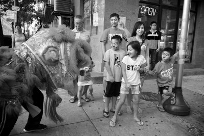 Lantern Parade & Lion Dance Through Philadelphia Chinatown (7)