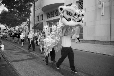 Lantern Parade & Lion Dance Through Philadelphia Chinatown (8)