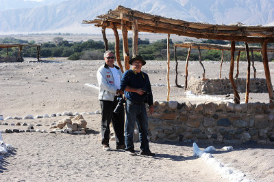 Chaucilla cementary with guide.Nazca