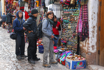 Shopping at Cuzco