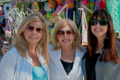 Janet with daughters Deborah, & Stephanie