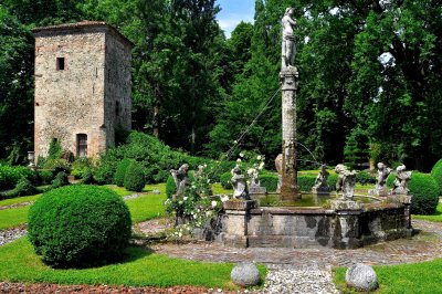 orfeo fountain and medieval tower.jpg