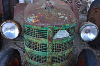 old  green tractor .jpg