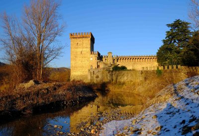 The Castle of Riva in Nure Valley near Piacenza .jpg