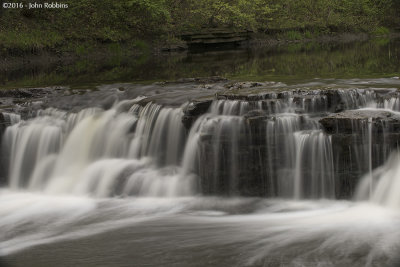 Waterfall Glen Zoom