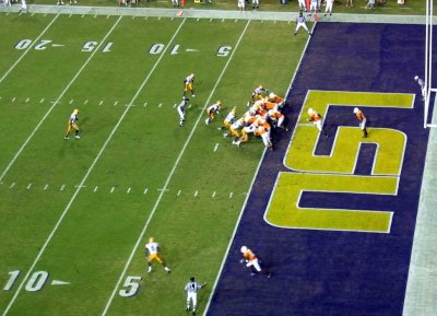 QB sneak try
