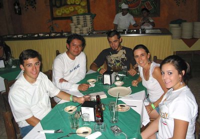 dinner after chichen-itza.JPG