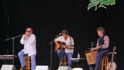 Tom Ball and Kenny Sultan take the Saturday morning main stage