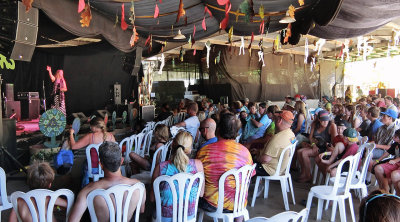Zette Harbour storytelling at Hot Licks
