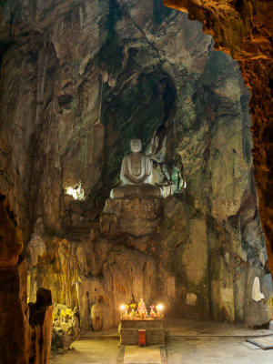 Huyen Khong Grotto