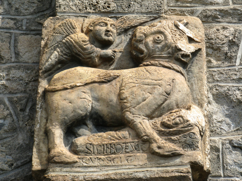 St Aventin