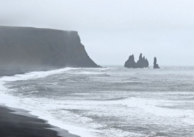 Dyrhlaey-stacks-5.jpg