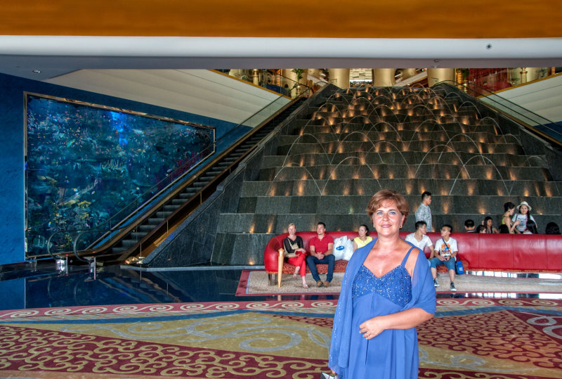 74 Dubai - Burj Al Arab Hall MRC@2014.jpg