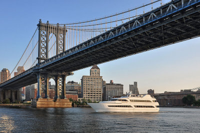 Manhattan New York Bridge MRC@2009.jpg