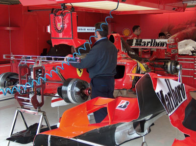 43 GP Imola Ferrari Box- MRC@2004.jpg