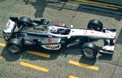 59 McLaren David Coulthard - MRC@2004.jpg