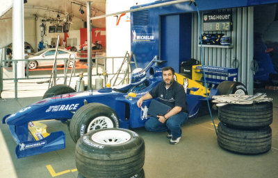 62 GP Imola Box Michelin - MRC@2004.jpg