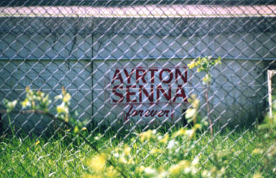 76 Imola Ayrton Senna Wall Crash - MRC@2005.jpg