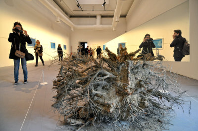07 La Biennale di Venezia - Dead Tree by Robert Smithson - MRC@2015.jpg
