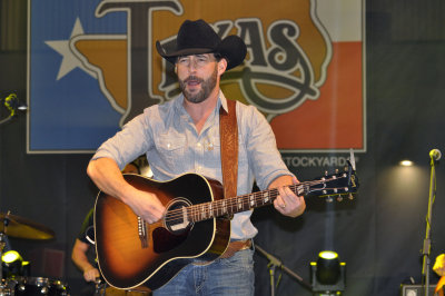 003 Aaron Watson - Billy Bob's Texas Country Fair - MRC@2016.jpg