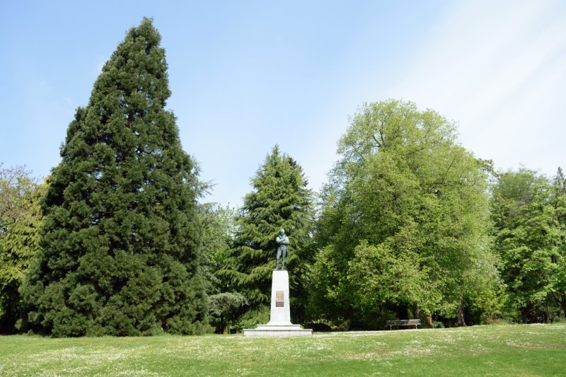 Statue of Robert Burns