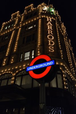 HARRODS AT LONDON