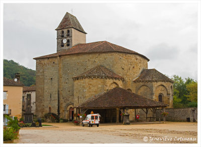 La halle et l'glise romano-bysantine Saint-Jean Baptiste, St-Jean-de-Cle 
