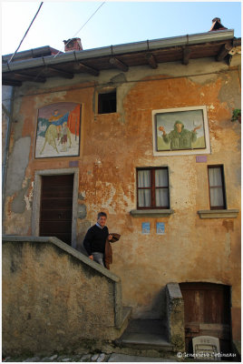 Arcumeggia, Borgo dipinto