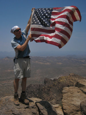 The flag on the tip of the Flatiron.  We were resting here a minute before taking it up to the summit above the Flatiron.