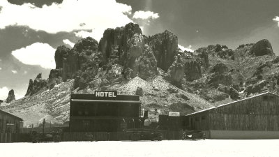 20160702_120129_proc_altered_sepia_grainy_c.jpg