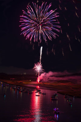 Lake Austin Fireworks 5272b-.jpg