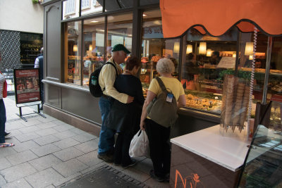 Looking at more desserts.