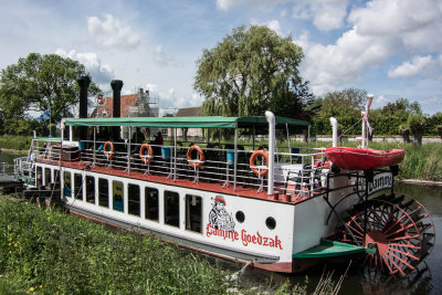 We took this boat back to Bruges.