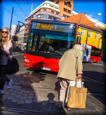 Oslo - bus and pedestrians