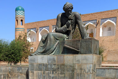 Statue of  Al-Khawarizmi