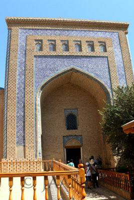 Pahlavon Mahmud Mausoleum