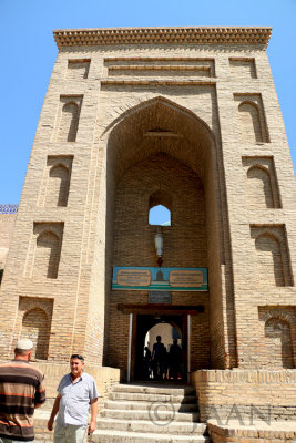 Pahlavon Mahmud Mausoleum