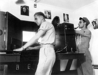 Kwaj 1945 fleet marine theatre_projectionists